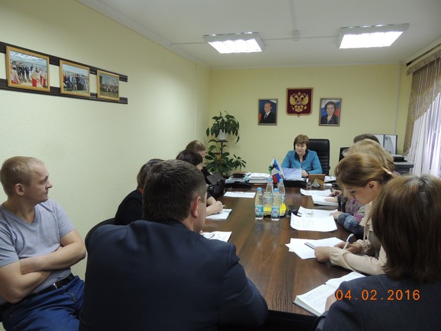 Глава поселения Л.А.Овчерюкова провела аппаратное совещание с руководителями учреждений