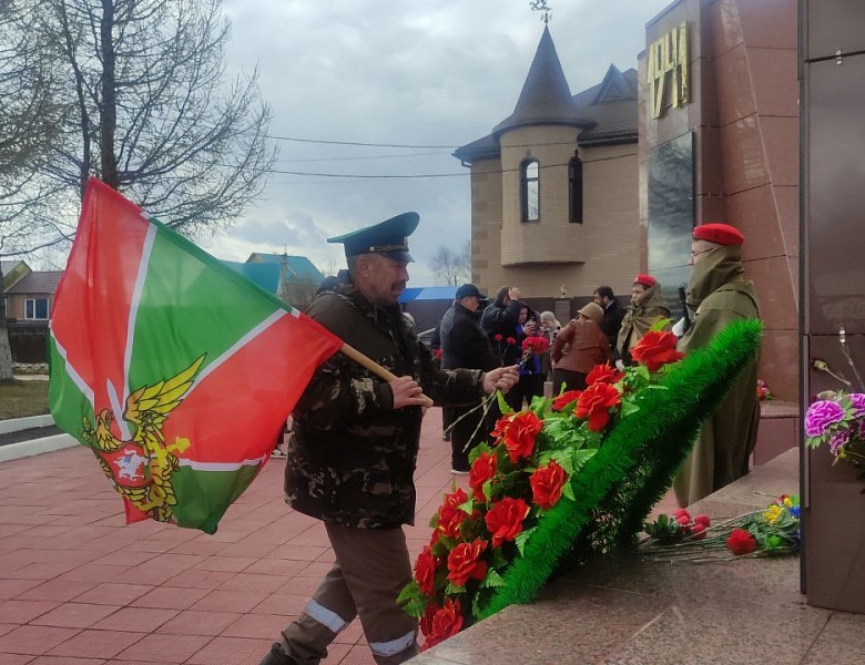 В День Пограничных войск...