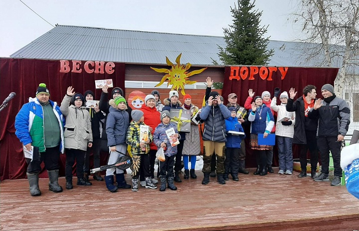 В деревне Шапша прошла XV традиционная семейная лыжная эстафета!