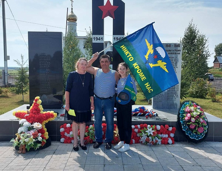 На территории сельского поселения Шапша прошли праздничные мероприятия, посвящённые 90-летию Воздушно-десантных войск России