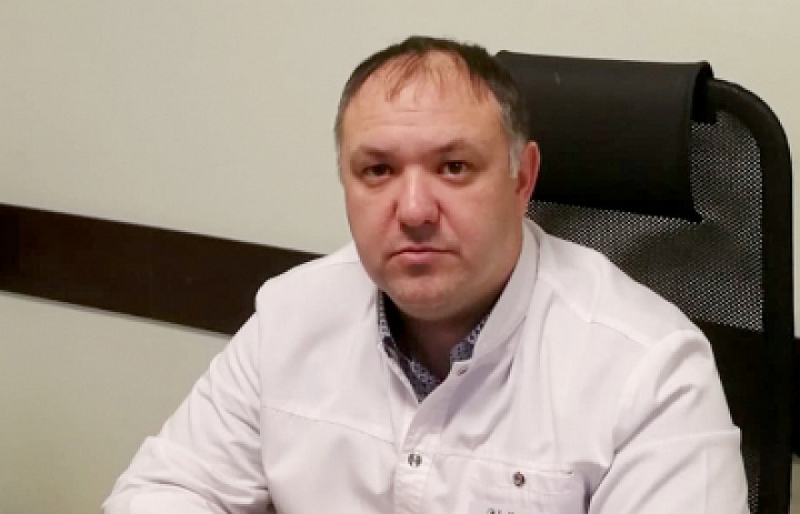 Врио главного врача Ханты-Мансийской районной больницы Марат Сулейманов рассказал об общих закономерностях, связывающих респираторные инфекции, а также о методах профилактики