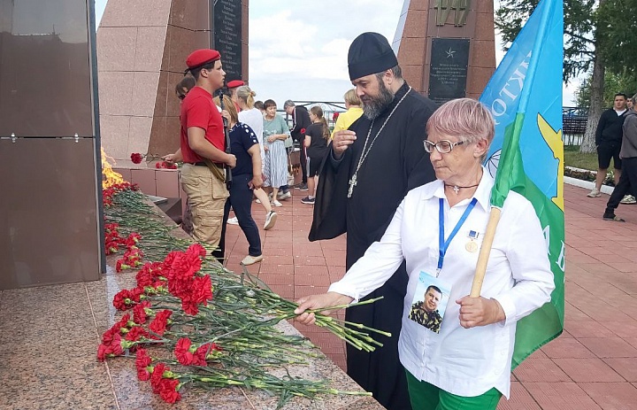 В День Воздушно-десантных войск России...