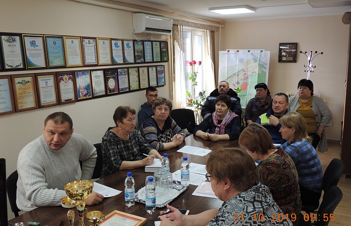 Глава сельского поселения Шапша провела аппаратное совещание с руководителями учреждений 