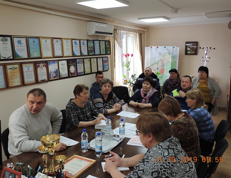 Глава сельского поселения Шапша провела аппаратное совещание с руководителями учреждений 