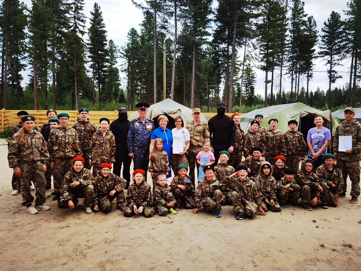 Воспитанники палаточного лагеря «Спецназ дети» встретились с участниками СВО